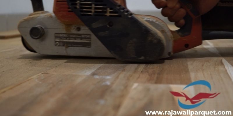 manfaat pengamplasan lantai kayu