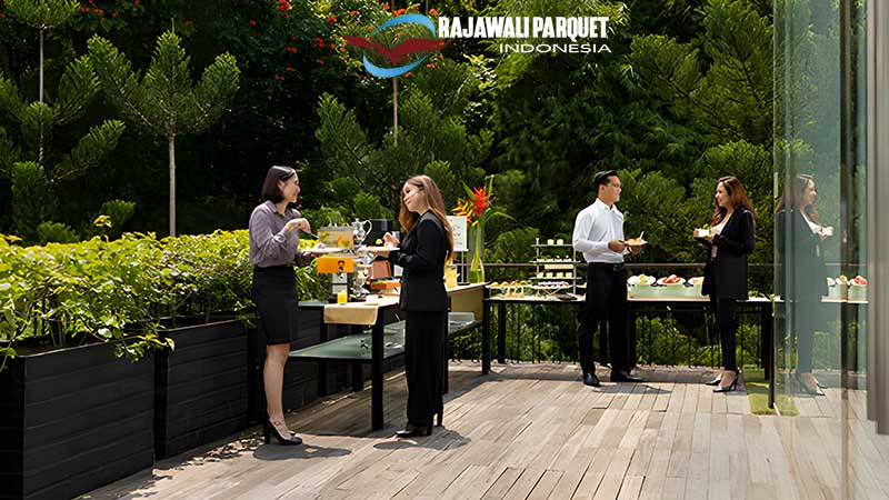 Pemasangan lantai kayu Padma Hotel Bandung 6