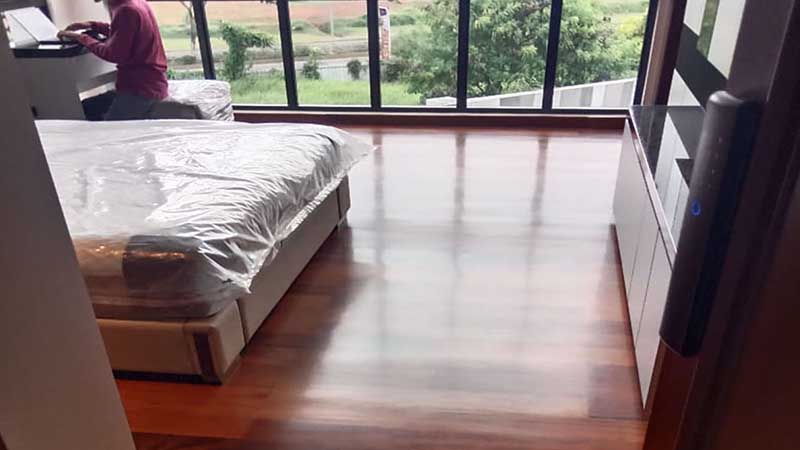 Alasan memilih lantai kayu untuk kamar tidur