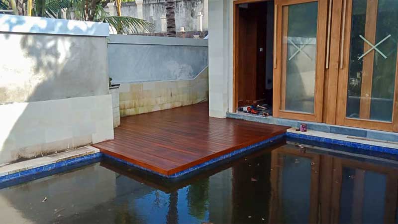 decking ulin outdoor samping kolam