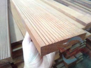 harga lantau kayu Decking Ulin kalimantan