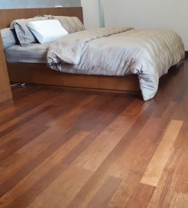 lantai kayu untuk kamar tidur