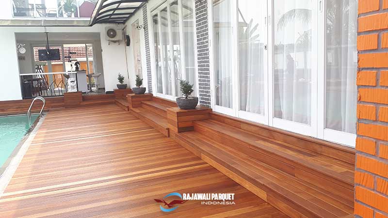 Pemasangan Decking kayu Pasha Ungu
