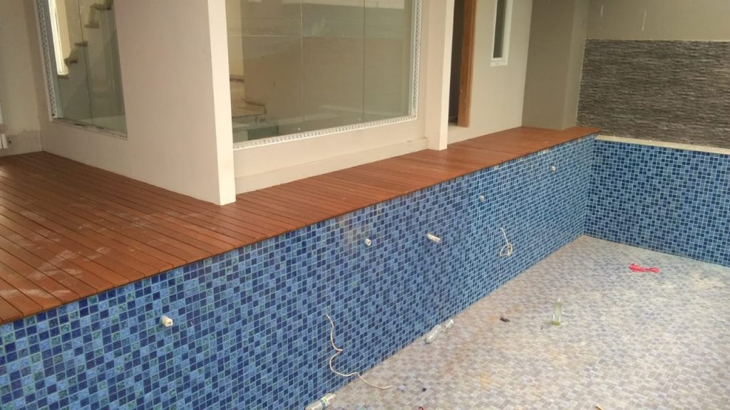 pemasangan Decking kayu Bengkirai di jakarta