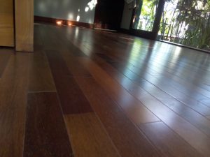 contoh terpasang lantai kayu merbua bepel