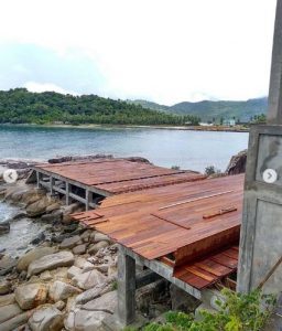 pemasangan lantai kayu di natuna kepulauaun riau