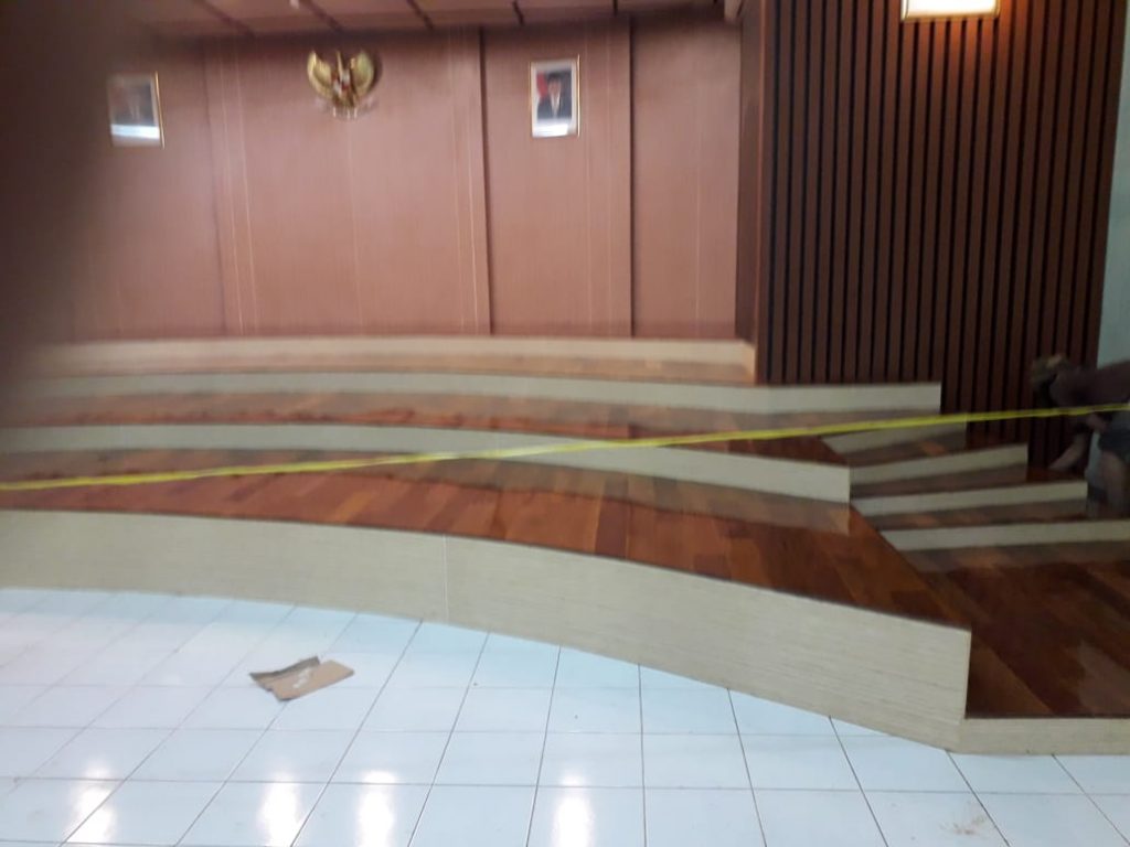 Pemasangan lantai kayu Direktorat ajudan Bandung 2