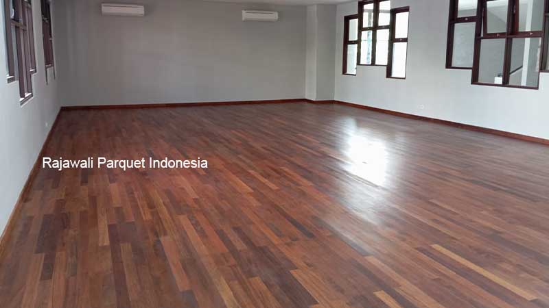 lantai kayu klaten dari kayu Merbau