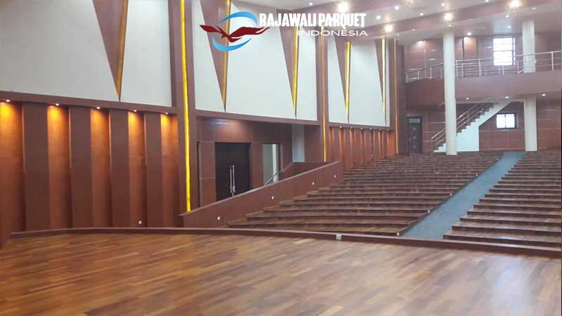 Lantai kayu Auditorium IPB Bogor