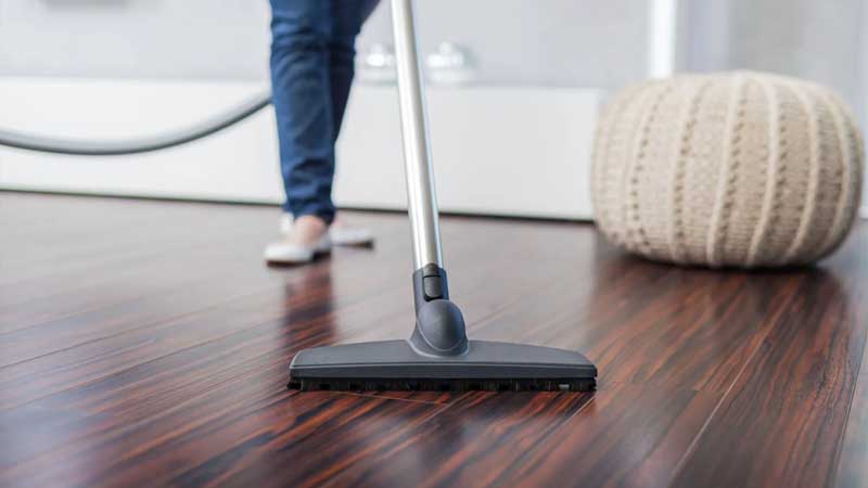 Vacuum cleaner lantai kayu