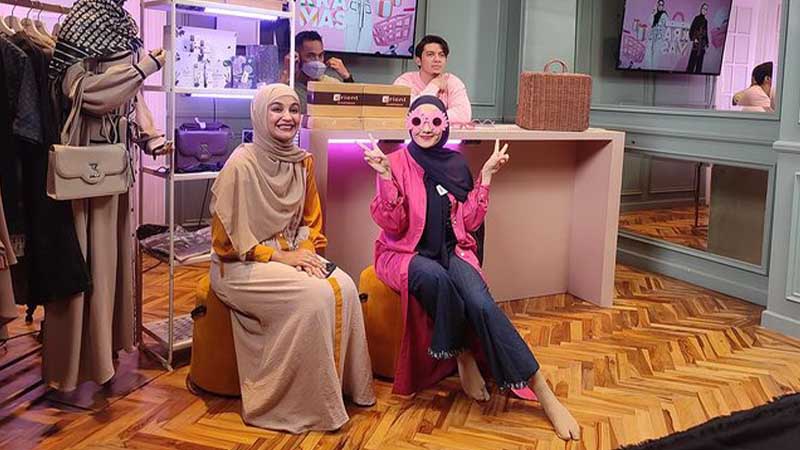 Lantai kayu rumah irwanyah zaskia sungkar