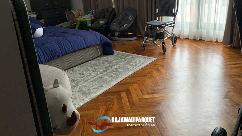 Lantai kayu rumah irwanyah zaskia sungkar