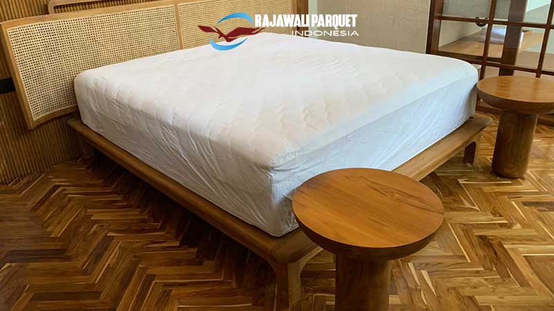 Lantai kayu jati kamar tidur