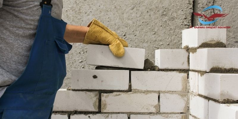 Keunggulan Bata Ringan - proses finishing yang mudah