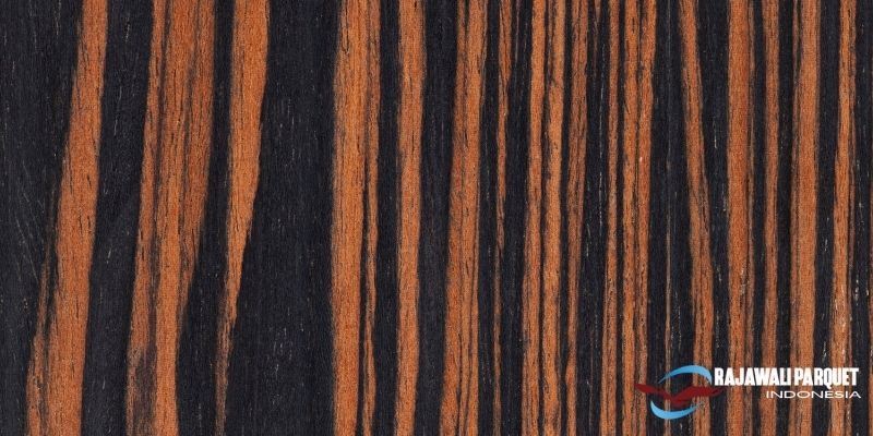 keistimewaan kayu walnut - mempunyai pola serat yang indah