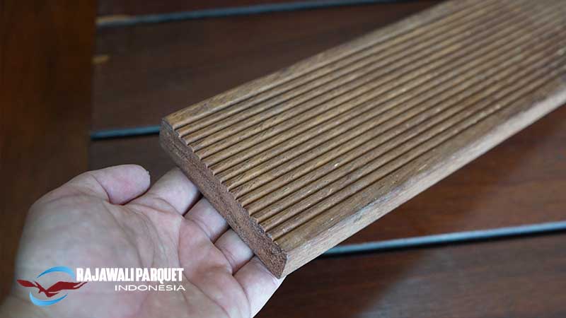 Decking kayu merbau
