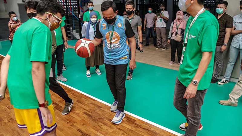 bucketlist basketball lantai kayu jati