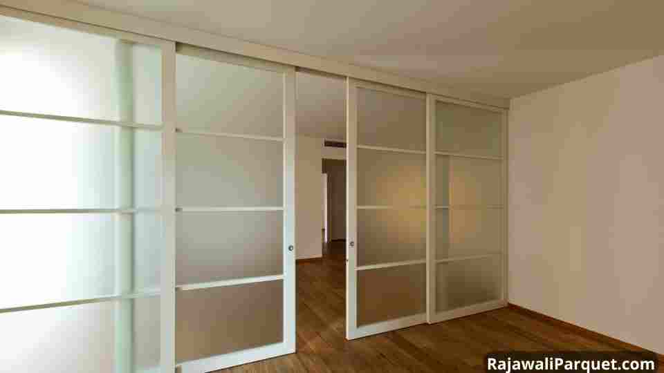Desain Pintu Geser Dari Bahan Kaca Buram