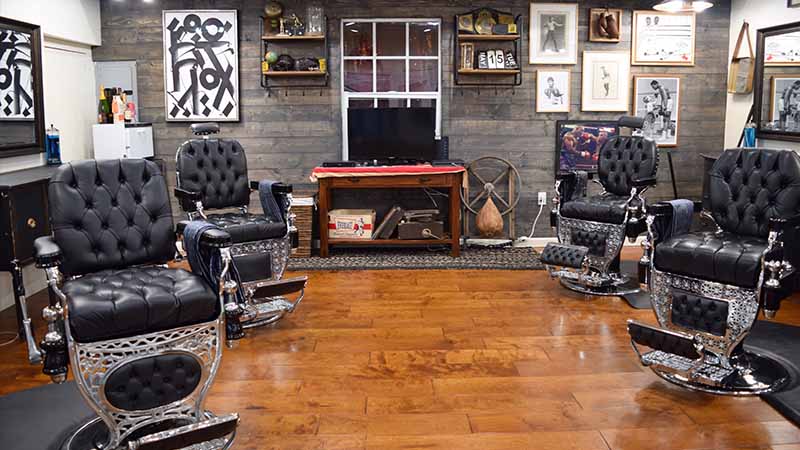 Desain barbershop 6 Desain Rustik Hangat