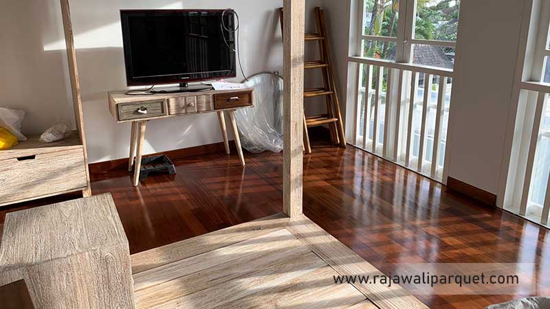 Alasan menggunakan lantai kayu di kamar tidur