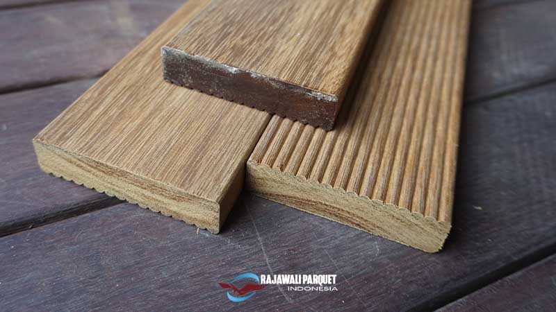 Lantai kayu halaman solo 3