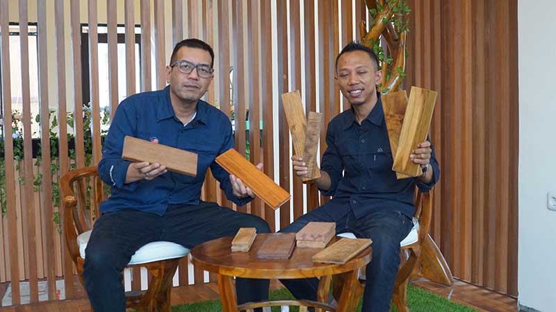 Lantai kayu rajawali parquet