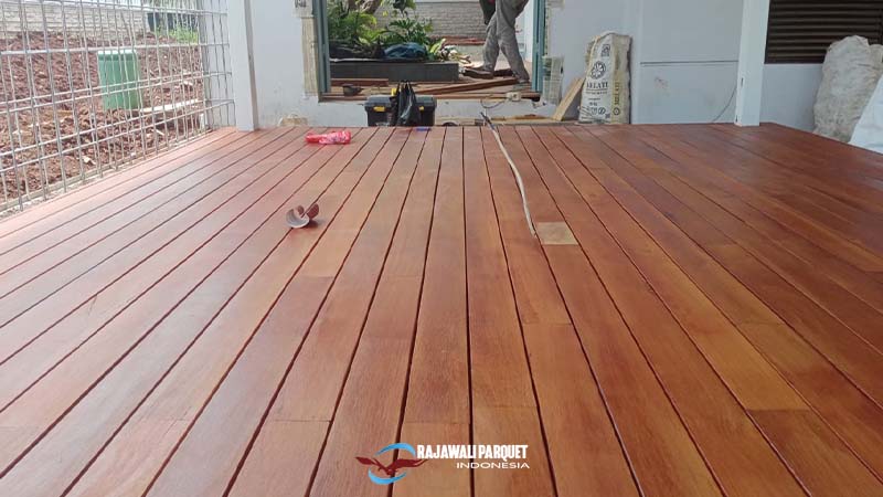 Menghitung Ongkos pemasangan Decking kayu