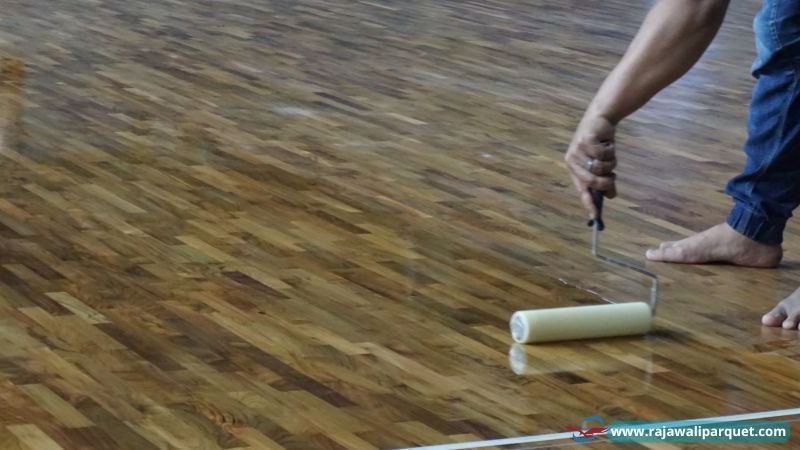 Tingkat Keawetan Lantai Kayu berdasarkan perawatan