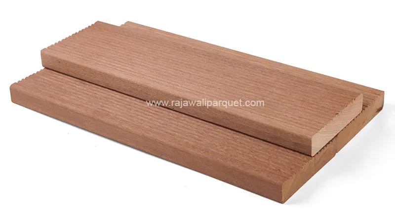 karakteristik Decking kayu Bengkirai